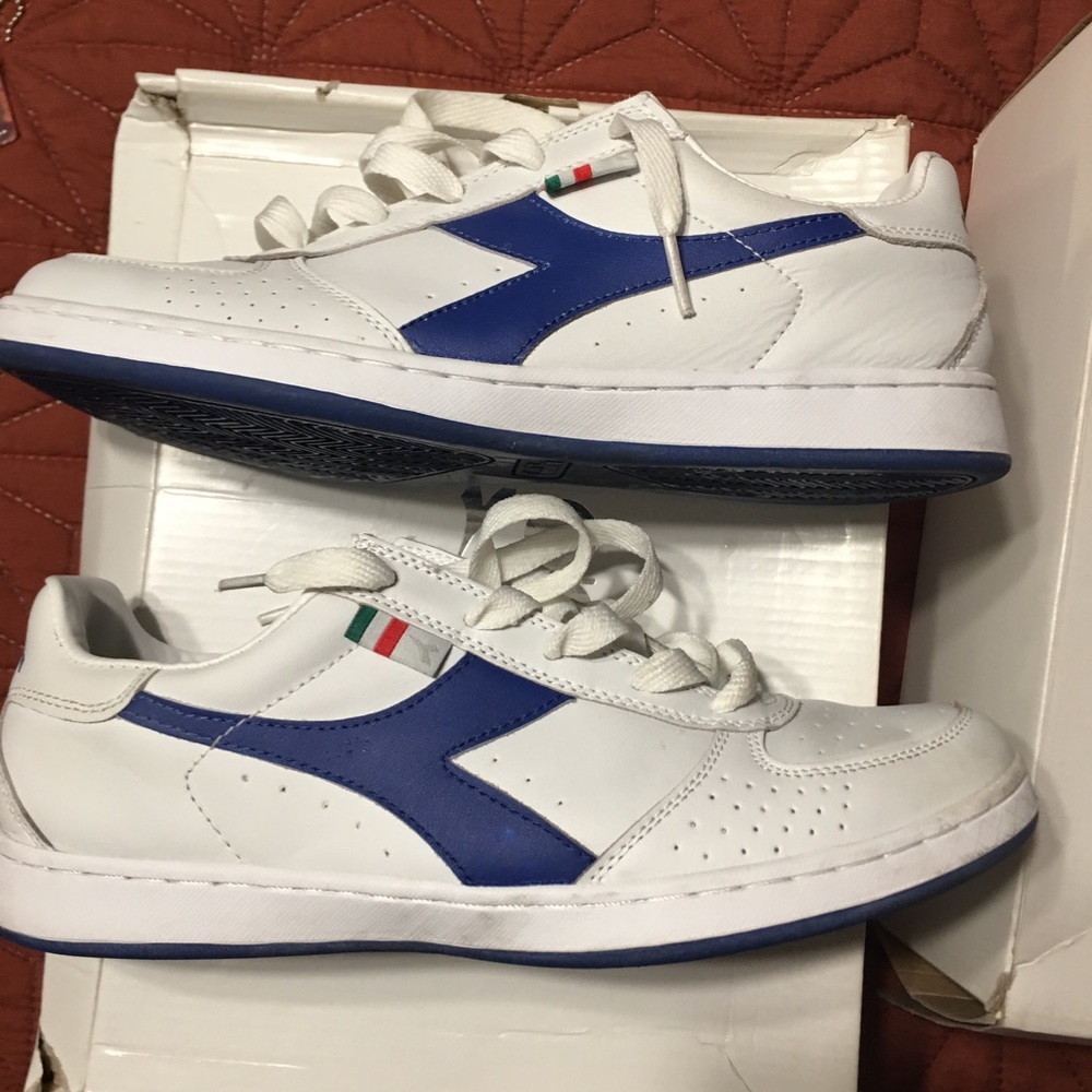 Diadora
